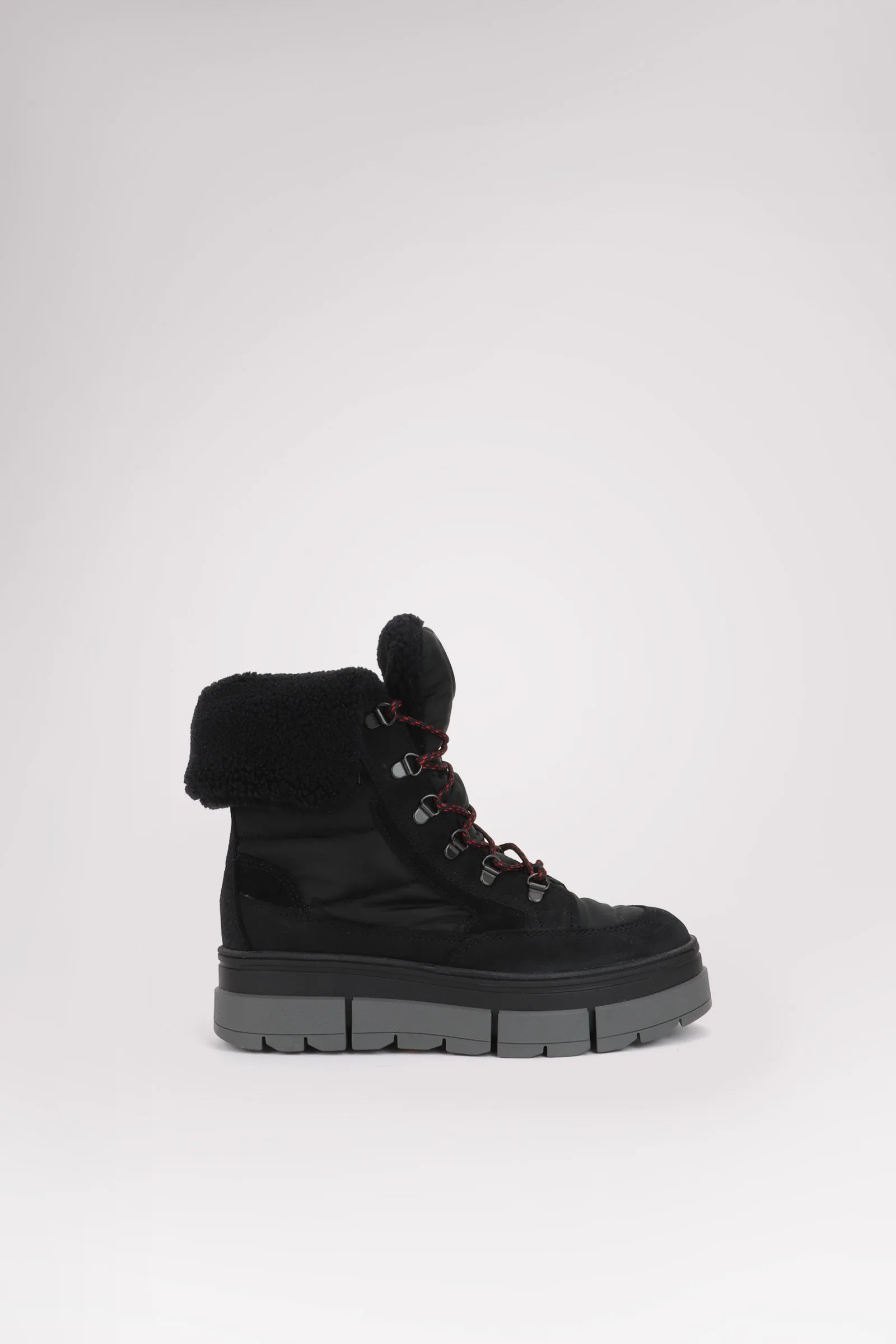 Henta Women's Lace Up Boot w/Ice-Gripper