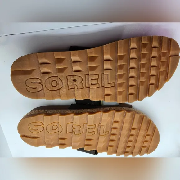 Sorel NWOT Brown and Tan Slide Sandals with Gold Buckle